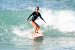 Danni Suzuki feet photo thumbnail