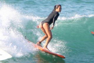 Danni Suzuki feet photo thumbnail