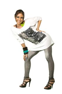 Danni Suzuki feet photo thumbnail