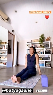 Danni Suzuki feet photo thumbnail