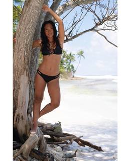 Danni Suzuki feet photo thumbnail