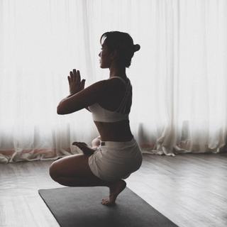 Danni Suzuki feet photo thumbnail