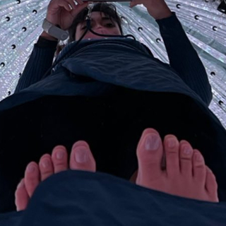 Danni Suzuki feet photo thumbnail