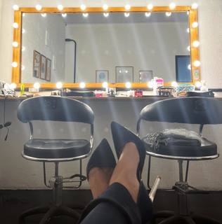 Danni Suzuki feet photo thumbnail