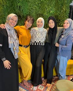 Danni Suzuki feet photo thumbnail