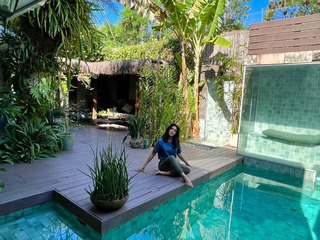 Danni Suzuki feet photo thumbnail