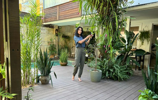 Danni Suzuki feet photo thumbnail