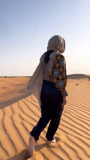 Danni Suzuki feet photo thumbnail