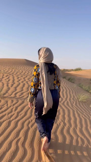 Danni Suzuki feet photo thumbnail