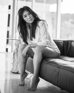 Danni Suzuki feet photo thumbnail