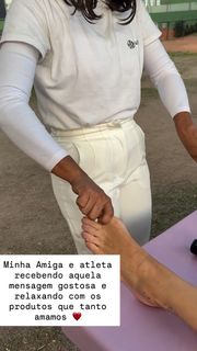 Danni Suzuki feet photo thumbnail