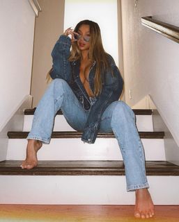 Dannie Riel feet photo 17