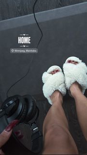Dannie Riel feet photo 5