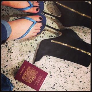 Dannii Minogue feet photo thumbnail