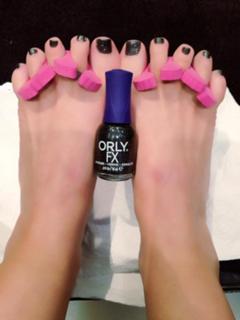 Dannii Minogue feet photo thumbnail