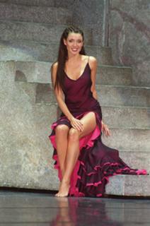 Dannii Minogue feet photo thumbnail