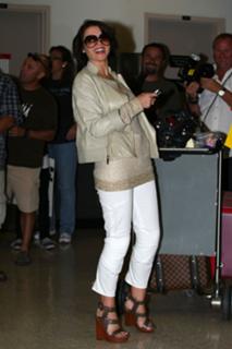 Dannii Minogue feet photo thumbnail