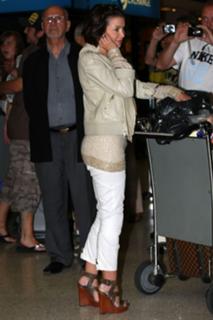 Dannii Minogue feet photo thumbnail