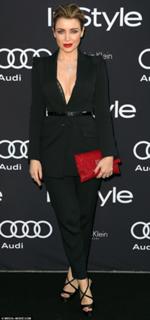 Dannii Minogue feet photo thumbnail