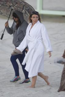 Dannii Minogue feet photo thumbnail