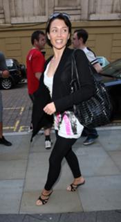 Dannii Minogue feet photo thumbnail