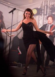 Dannii Minogue feet photo thumbnail