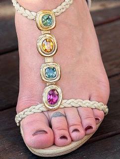 Dannii Minogue feet photo thumbnail