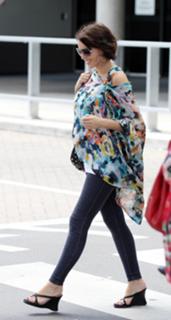 Dannii Minogue feet photo thumbnail