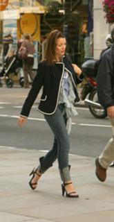 Dannii Minogue feet photo thumbnail