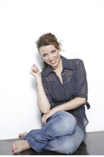 Dannii Minogue feet photo thumbnail