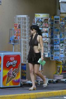 Dannii Minogue feet photo thumbnail