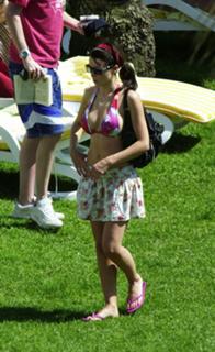 Dannii Minogue feet photo thumbnail
