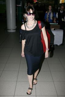 Dannii Minogue feet photo thumbnail