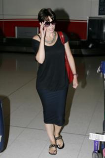 Dannii Minogue feet photo thumbnail