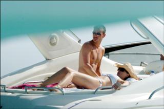 Dannii Minogue feet photo thumbnail