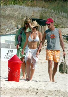Dannii Minogue feet photo thumbnail