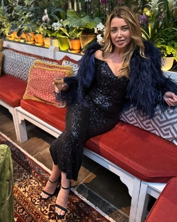 Dannii Minogue feet photo thumbnail
