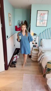 Dannii Minogue feet photo thumbnail