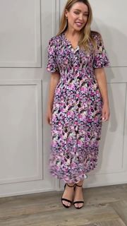 Dannii Minogue feet photo thumbnail