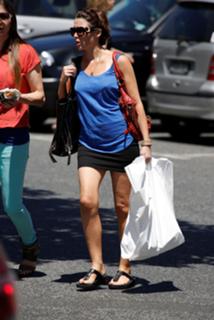 Dannii Minogue feet photo thumbnail