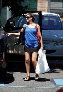 Dannii Minogue feet photo thumbnail