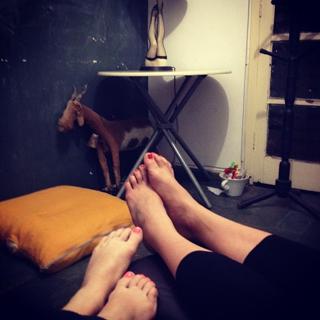 Daphne Bozaski feet photo 6