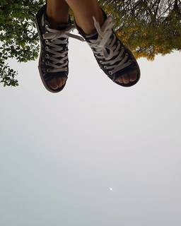 Daphne Bozaski feet photo 1