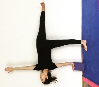 Daphne Bozaski feet photo 17