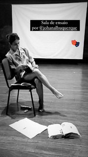 Daphne Bozaski feet photo 1