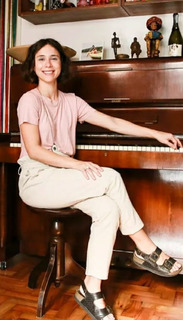 Daphne Bozaski feet photo 20