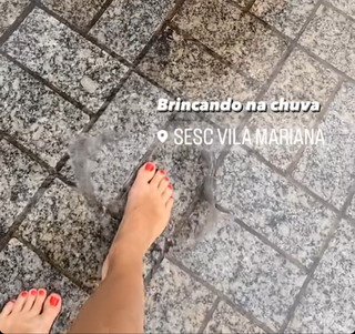 Daphne Bozaski feet photo 14
