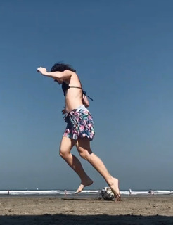 Daphne Bozaski feet photo 2