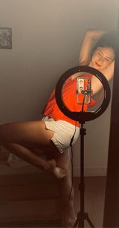 Daphne Bozaski feet photo 6