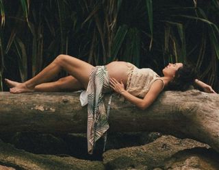 Daphne Bozaski feet photo 3